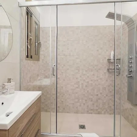 Sleeps 4 With Pool Air Con And Wifi Βίλα Μουσάτα