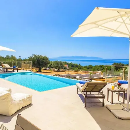 Sleeps 4 With Pool Air Con And Wifi *